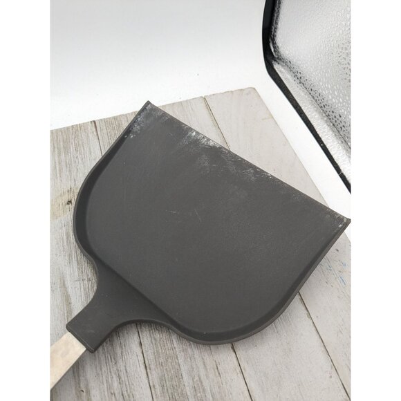Wilton The Really Big Spatula Solid Wide Turner Flipper Cookie Gray Nylon 12" - Picture 2 of 9